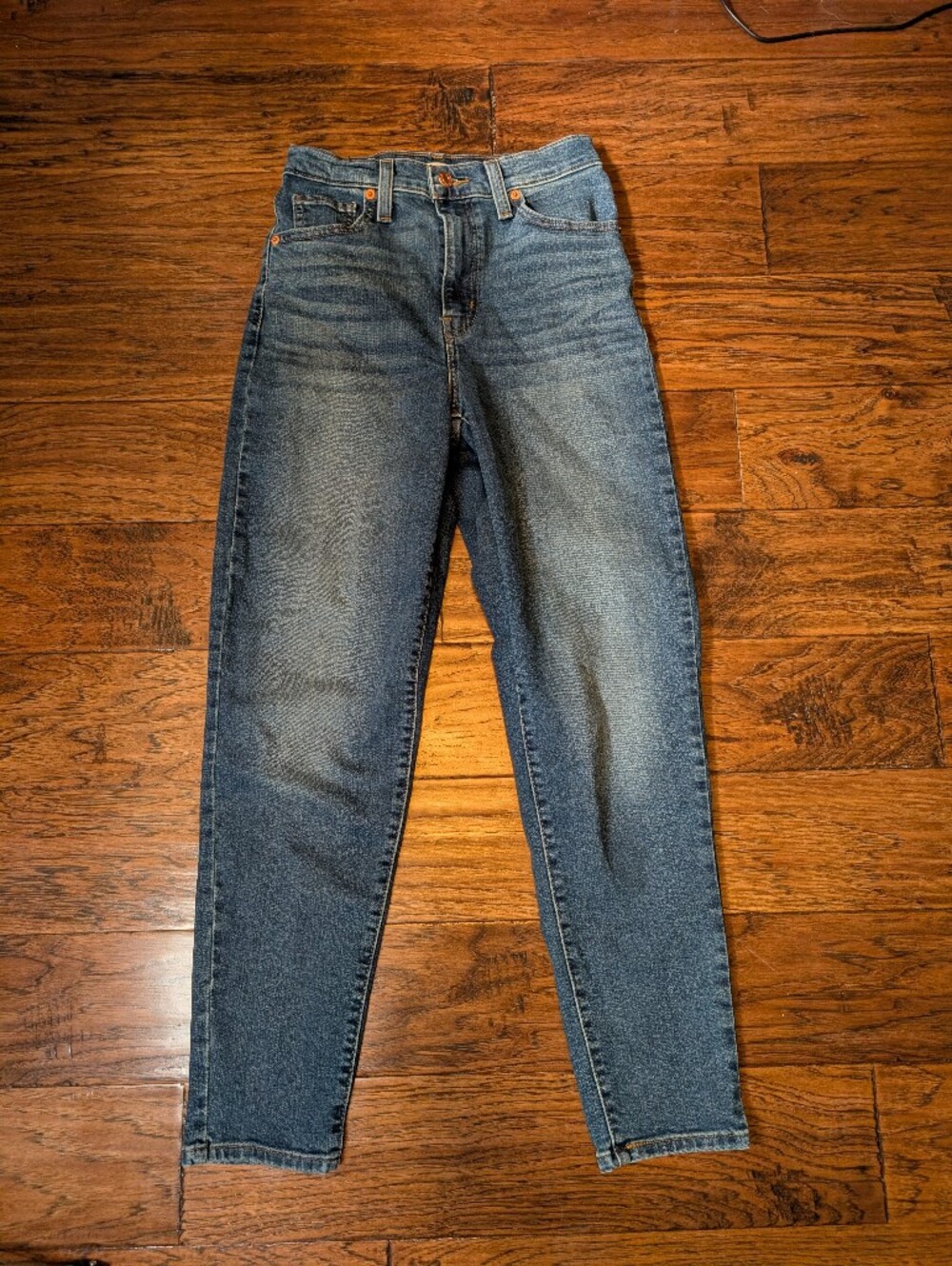 Levi's High Waisted Mom Jeans Size 26